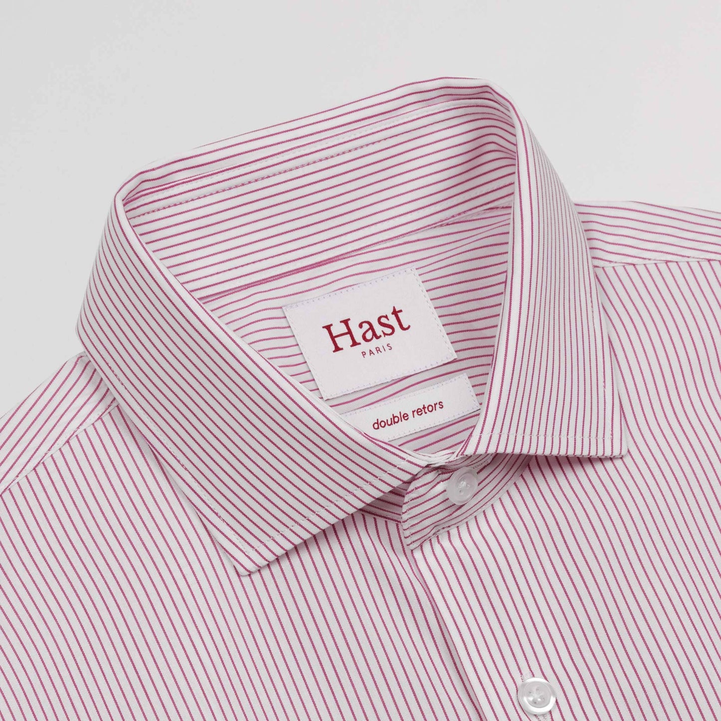 Double-twisted poplin shirt with fine red stripes