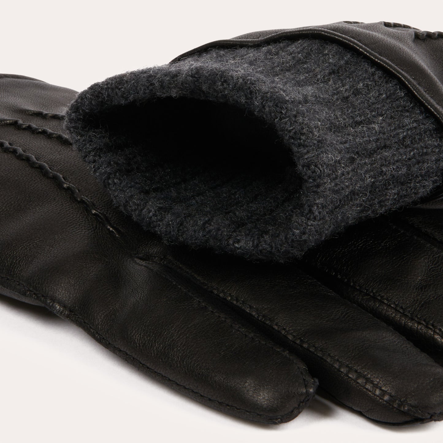 Gants en cuir noir et bord-côte anthracite