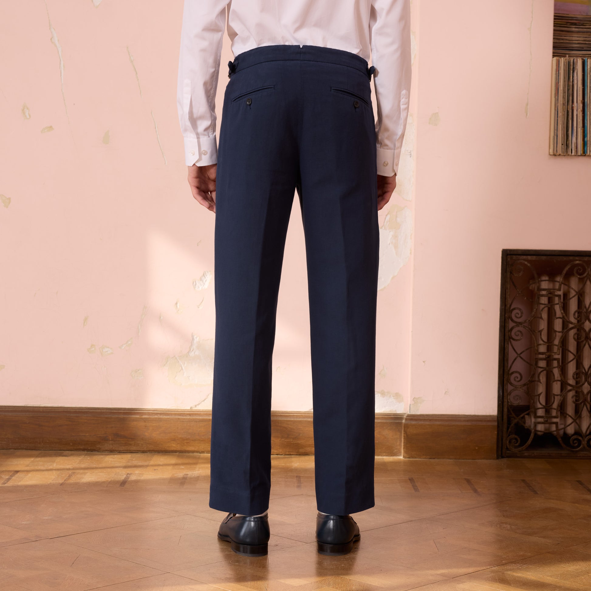 Pantalon à double plis en coton et lin marine