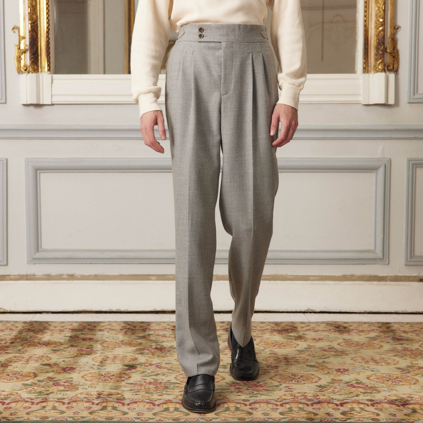 Pantalon à double plis en laine gris clair