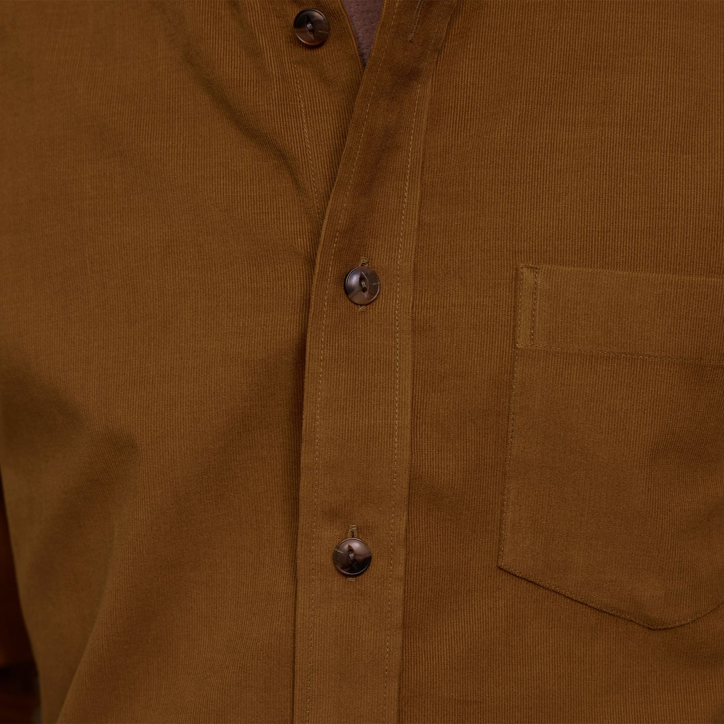 Chemise en velours camel