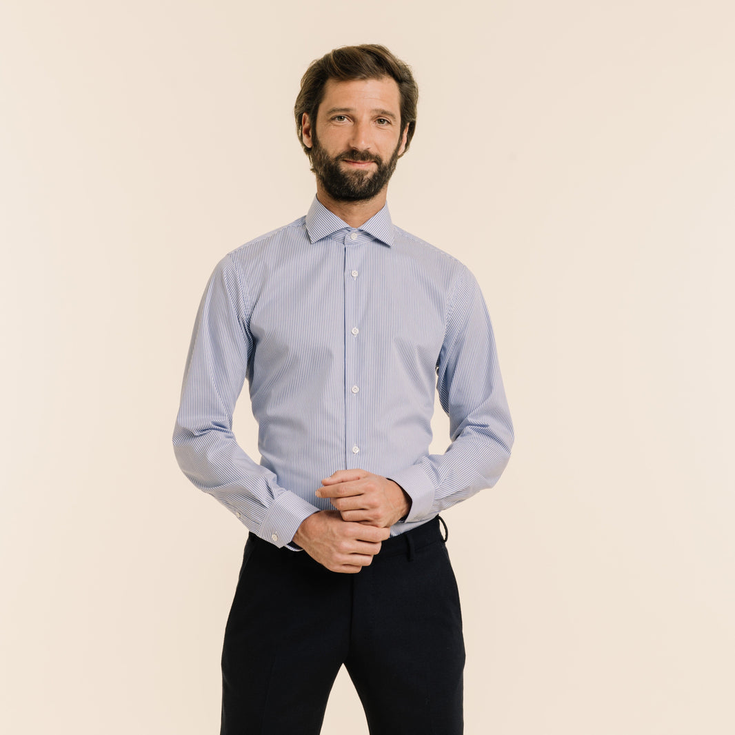 Chemise premium cintrée en twill à rayures bleues