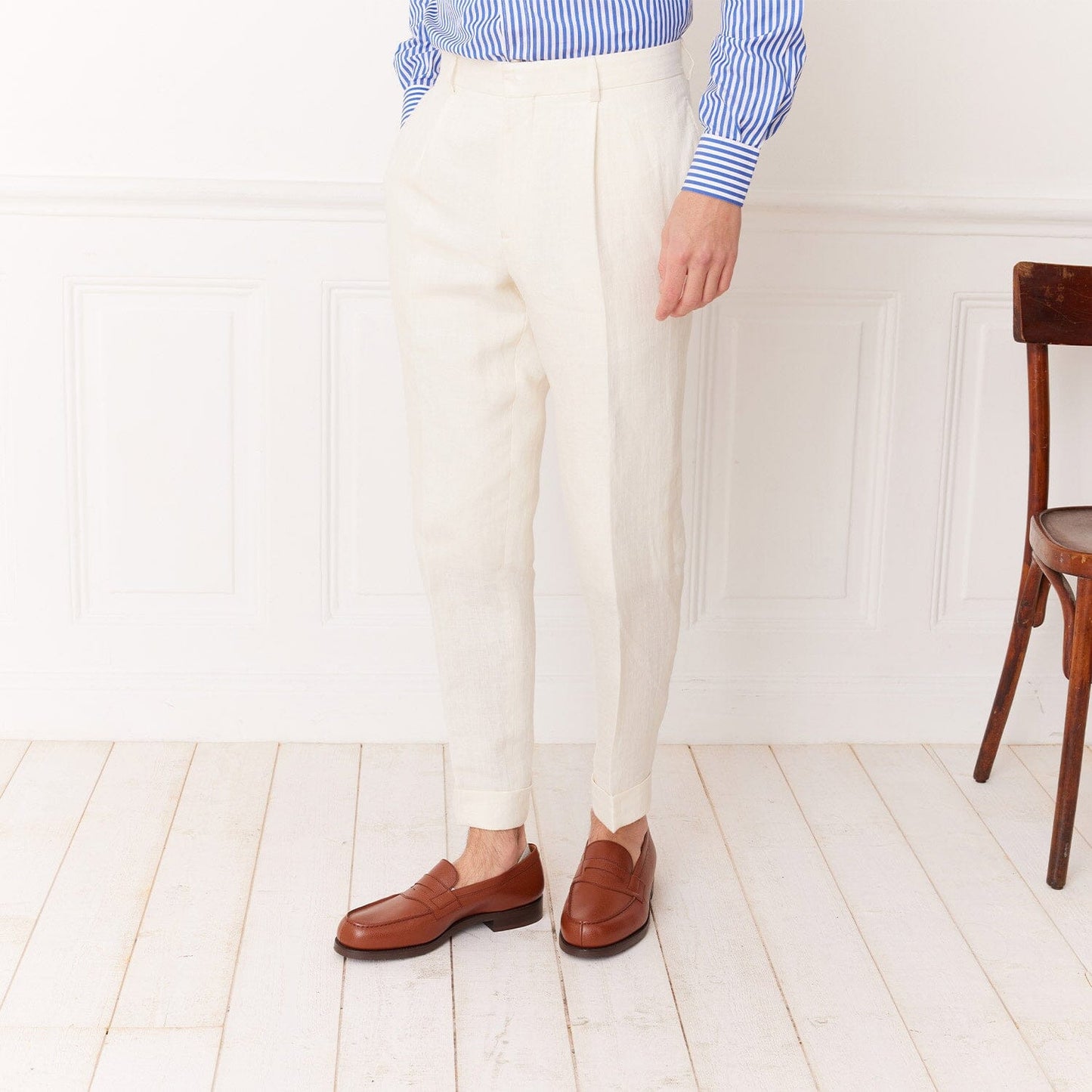 Ecru linen pleated pants